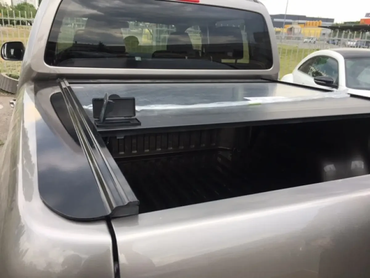 Купити Ролет Retrax для Volkswagen Amarok 2010-2022