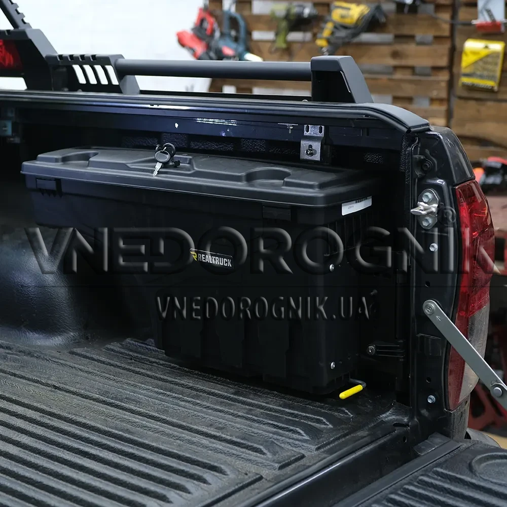 Buy Box in the Undercover body for Toyota Hilux dated 2015 Passenger side SC402p
