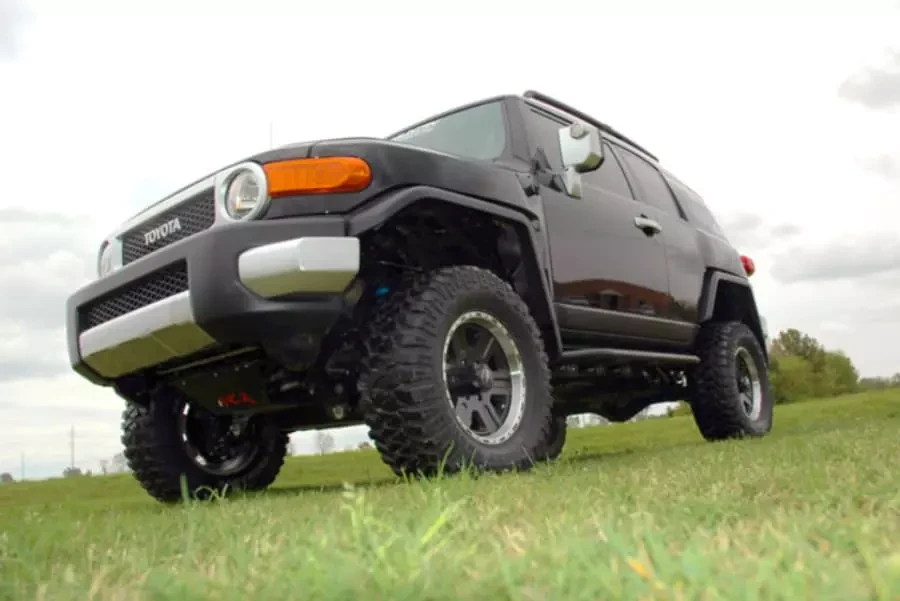 Купити Комплект підвіски 6" лифт Rough Country - Toyota FJ Cruiser 4WD 07-09
