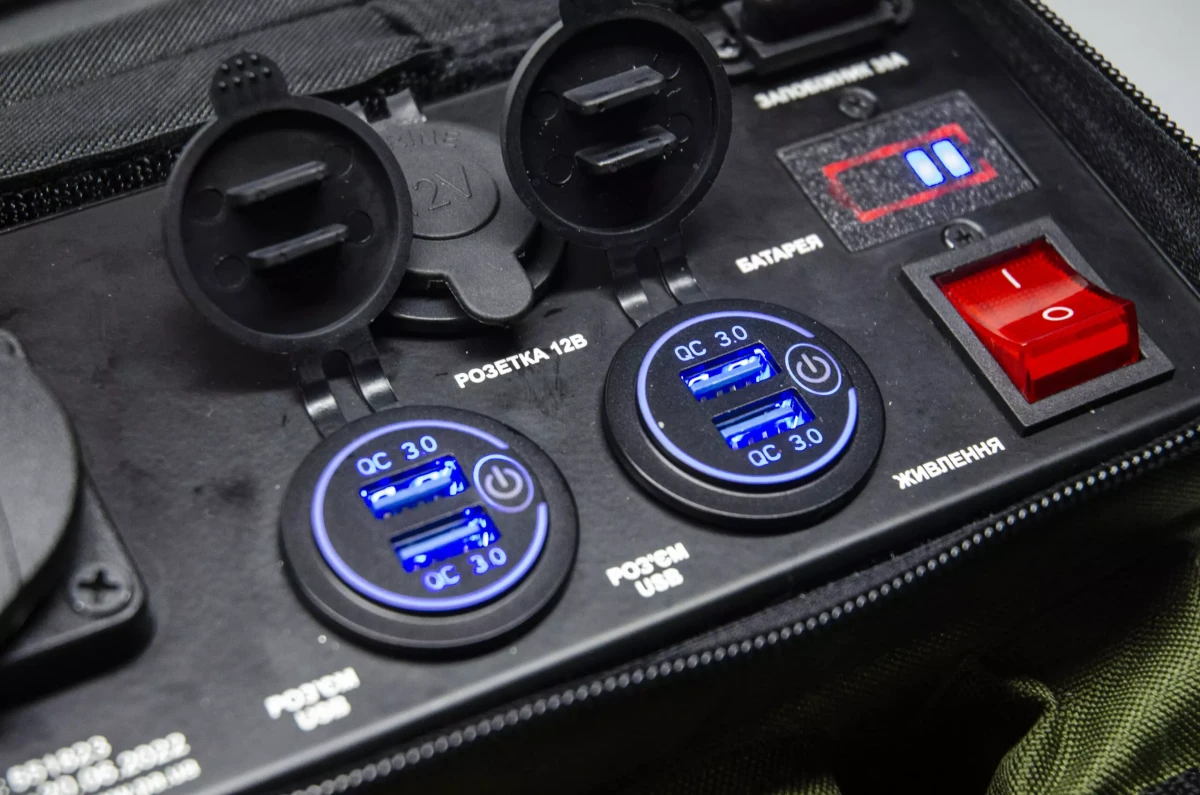 Купити Зарядна станція Bandera Power 225S 830 Вт/год 225 000 мАг зі швидкою зарядкою