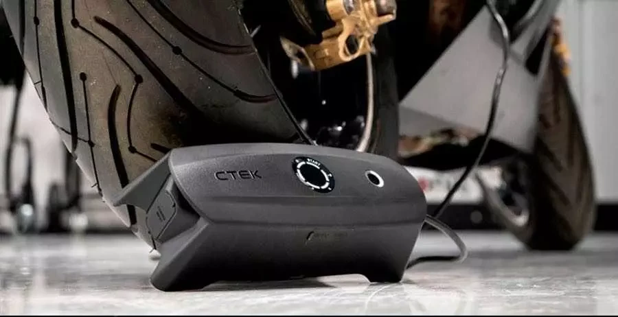 Купити Автомобільний зарядний пристрій та Powerbank CTEK CS FREE