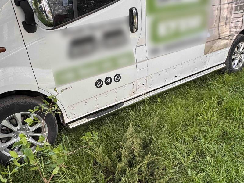 Купити Бічні труби (2 шт., нерж.) 70 мм, коротка база для Nissan NV300/Primastar 2016-рр