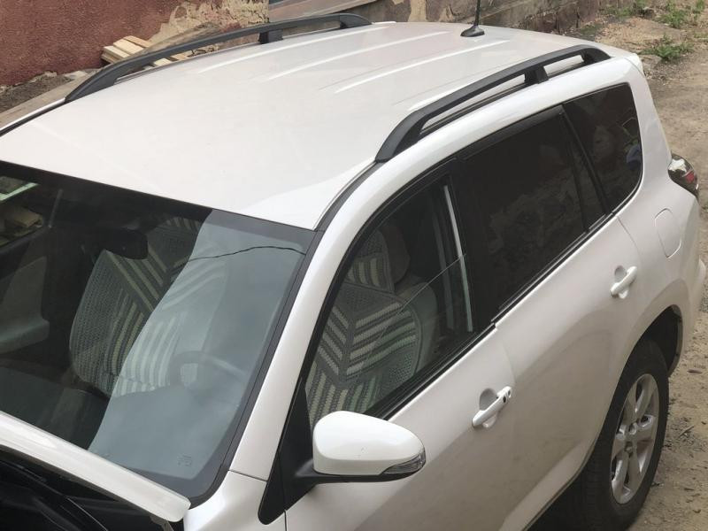 Купити Рейлінги Чорні Турецькі Коротка база, Металеві ніжки для Toyota Rav 4 2006-2013 рр