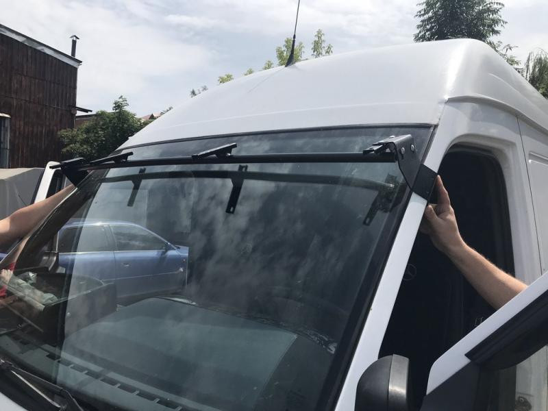 Купити Козирьок на лобове скло (чорний глянець, 5мм) для Volkswagen LT 1995-2006 рр