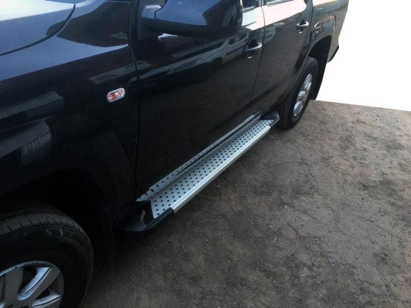 Купить Боковые пороги Allmond Grey (2 шт, алюм) для Volkswagen Amarok 2010-2022 гг