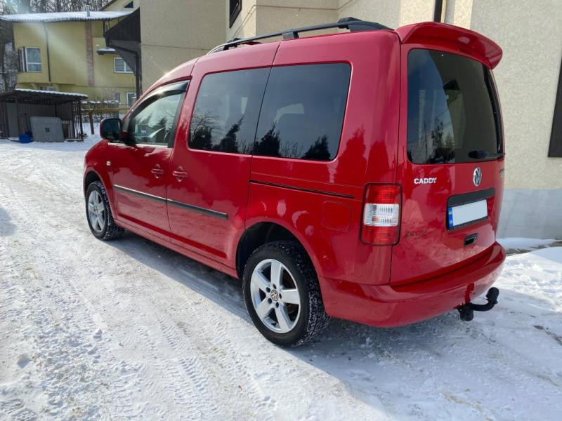 Купити Спойлер Anatomik V1 (під фарбування) для Volkswagen Caddy 2010-2015 рр
