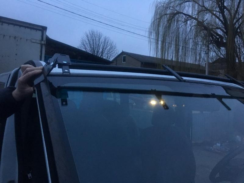 Купити Козирьок на лобове скло (чорний глянець, 5мм) для Nissan Primastar 2002-2014 рр