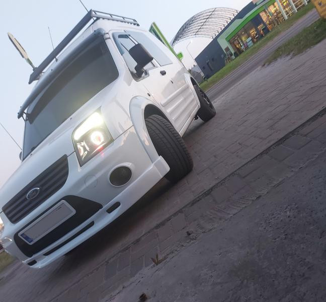 Купити Передня нижня накладка (під фарбування) для Ford Connect 2010-2013 рр