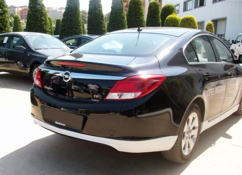 Купити Задня нижня накладка (під фарбування) для Opel Insignia 2008-2017 рр