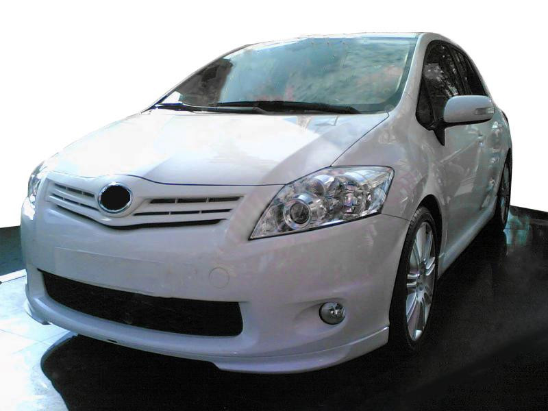 Купить Накладка на передний бампер (под покраску) для Toyota Auris 2007-2012 гг