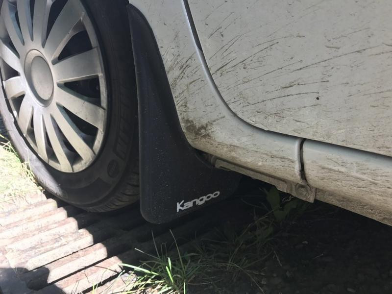 Купити Передні бризковики Туреччина (2 шт) для Renault Kangoo 2008-2020 рр