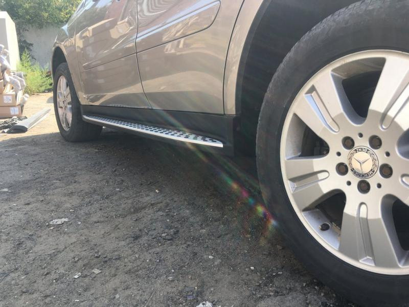 Купить Боковые пороги OEM (2 шт., алюминий) для Mercedes ML W164