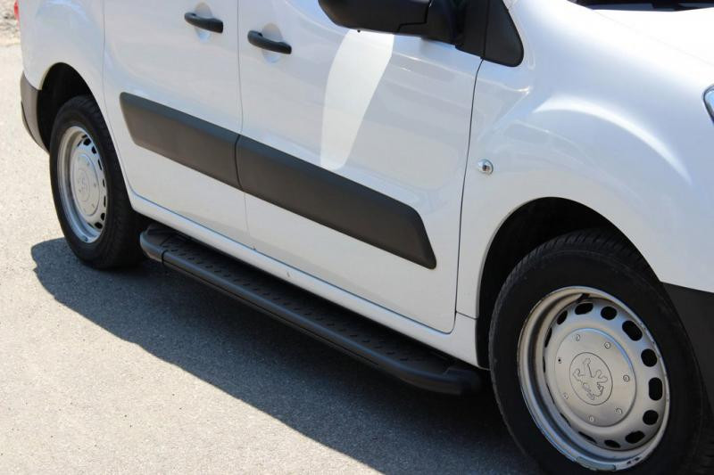 Купити Бокові пороги Allmond Black (2 шт., алюміній) для Peugeot Partner Tepee 2008-2018 рр