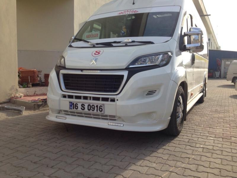 Купити Передня накладка 2014-2025 (вузька з LED, під фарбування) для Peugeot Boxer рр