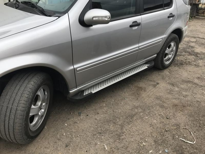 Купити Бокові пороги Allmond Grey (2 шт., алюміній) для Mercedes ML W163