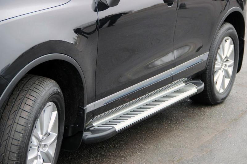 Купити Бокові пороги Line (2 шт., алюміній) для Volkswagen Touareg 2010-2018 рр