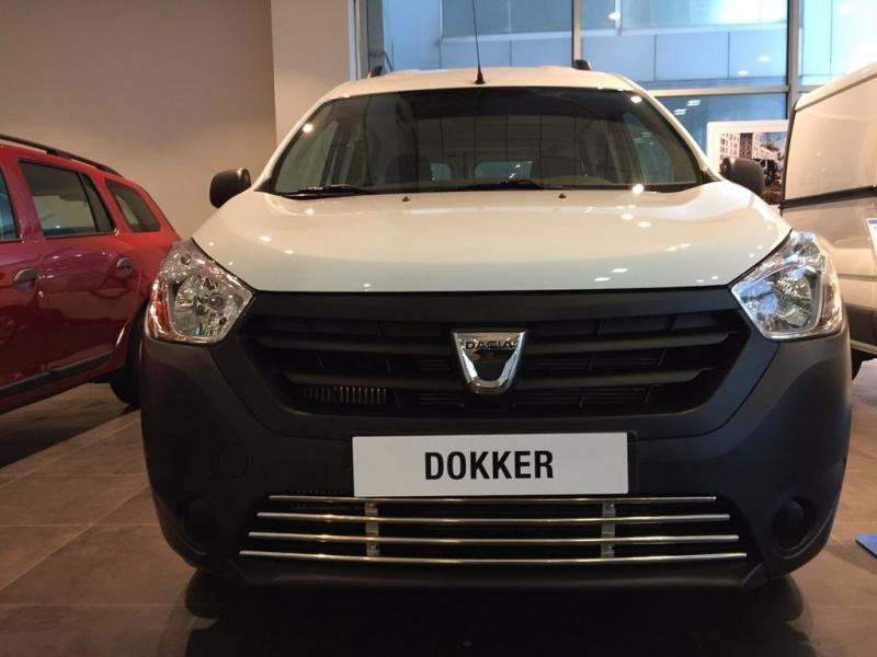 Купити Решітка в бампер (нерж) для Renault Dokker 2013-2022 рр