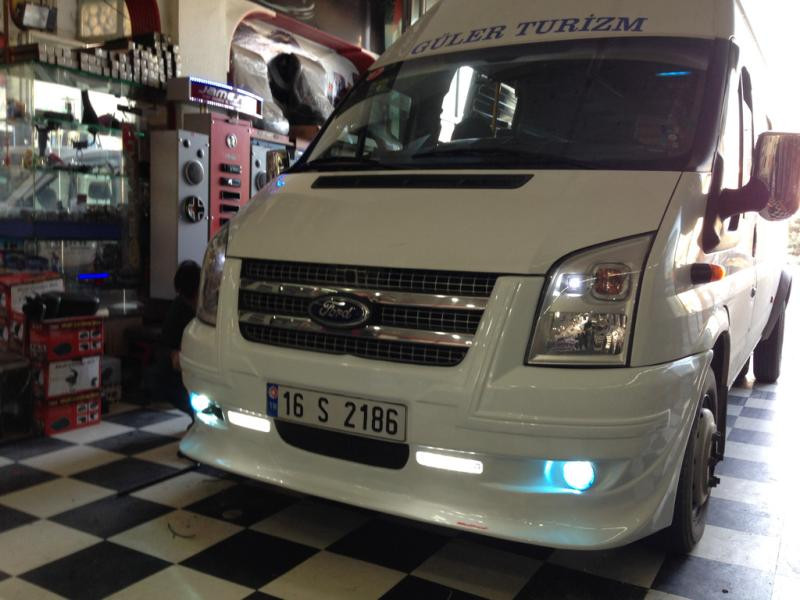 Купити Накладка на передній бампер (2006-2014, DRL, з ґратами) для Ford Transit рр