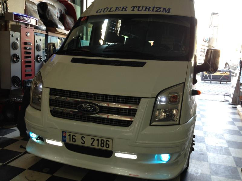 Купити Накладка на передній бампер (2006-2014, DRL, з ґратами) для Ford Transit рр