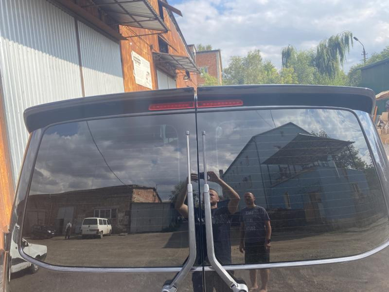 Купити Спойлер Anatomik 2-дверки (під фарбування) для Volkswagen T6