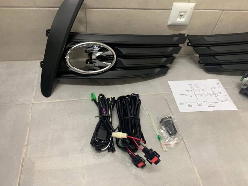 Купити Протитуманки 2017-2019 (галогенні) для Toyota Corolla рр