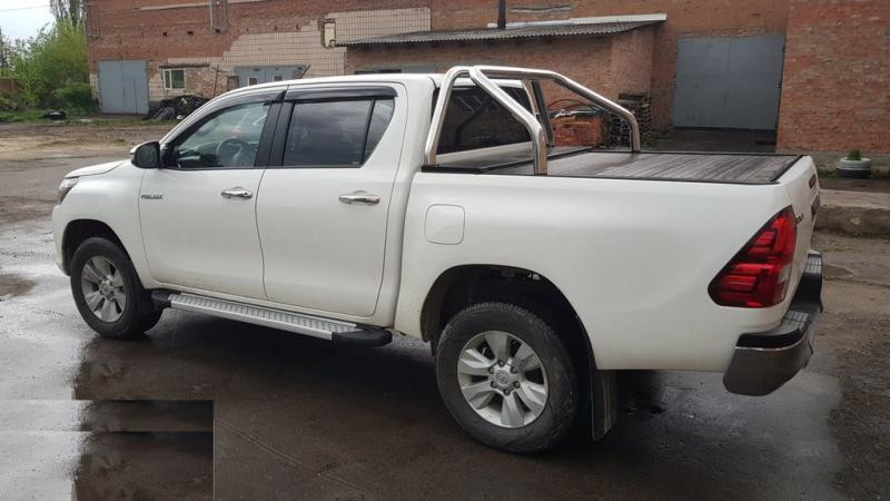 Купить Боковые пороги Allmond Grey (2 шт., алюминий) для Toyota Hilux 2015- гг