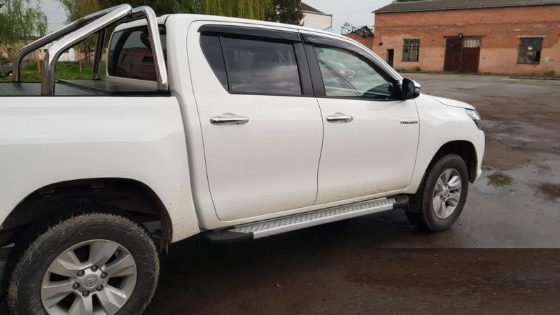 Купить Боковые пороги Allmond Grey (2 шт., алюминий) для Toyota Hilux 2015- гг