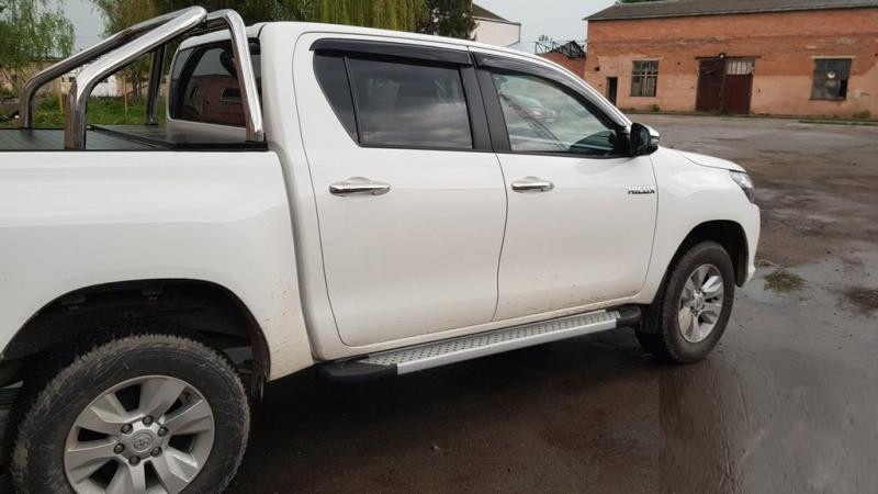 Купить Боковые пороги Allmond Grey (2 шт., алюминий) для Toyota Hilux 2015- гг