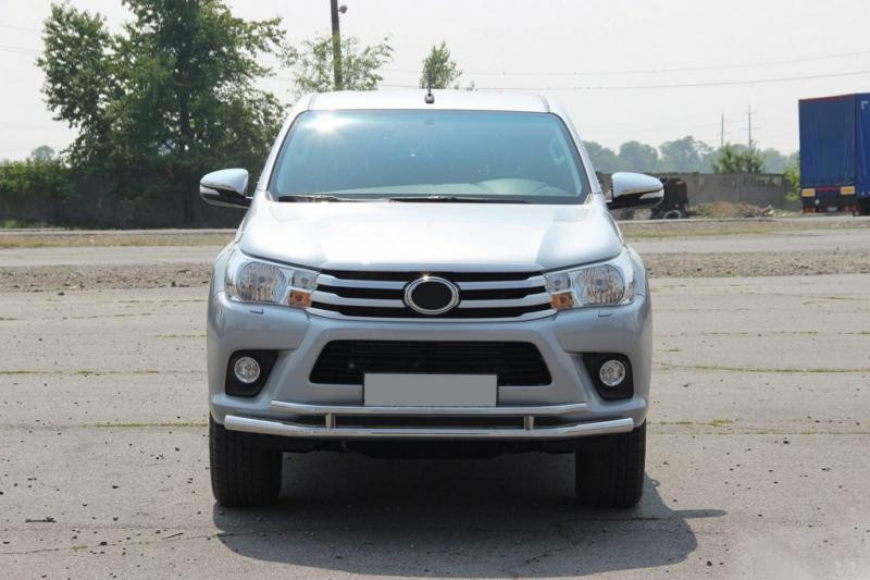 Купити Передній захист ST018 (нерж) для Toyota Hilux 2015- рр