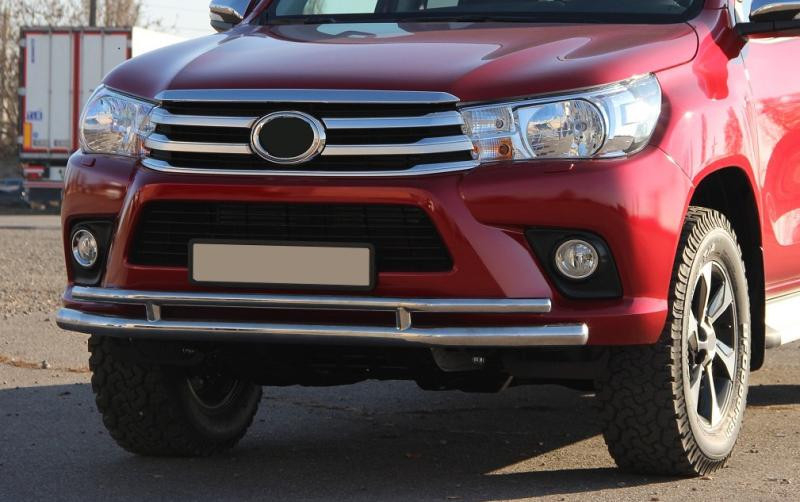 Купити Передній захист ST018 (нерж) для Toyota Hilux 2015- рр