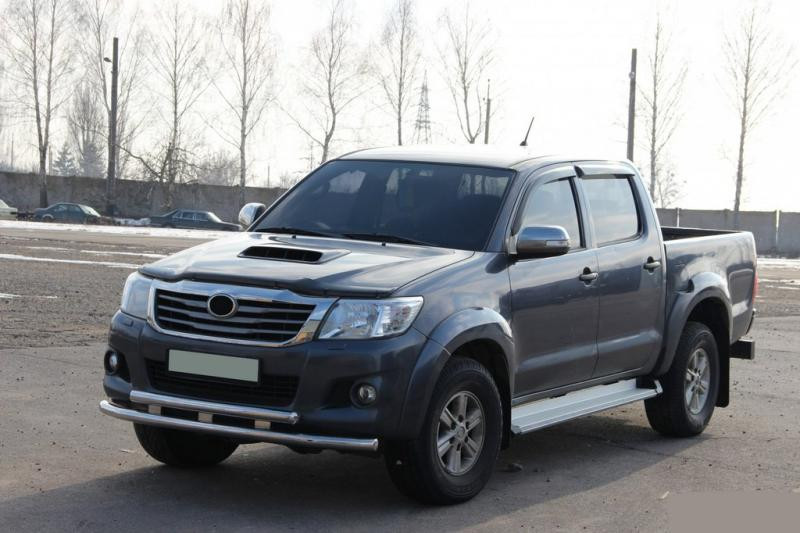 Купити Передній захист ST014 (нерж.) для Toyota Hilux 2006-2015 рр