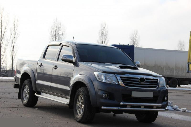Купити Передній захист ST014 (нерж.) для Toyota Hilux 2006-2015 рр