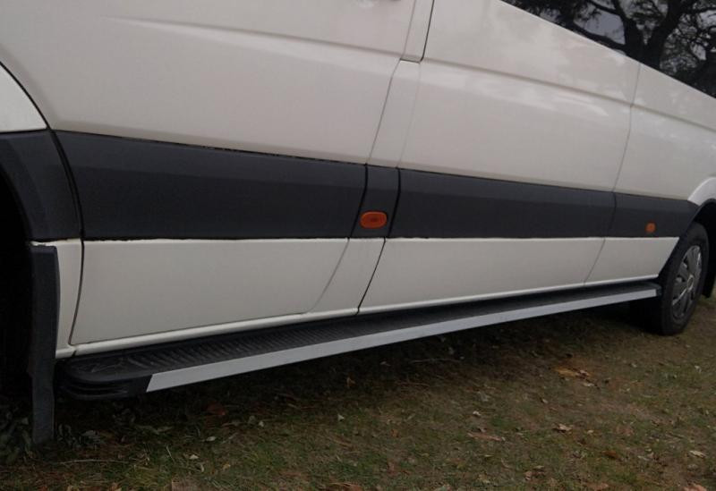 Купити Бокові пороги Maya (2 шт., алюміній) Long/ExtraLong для Volkswagen Crafter 2006-2016 рр