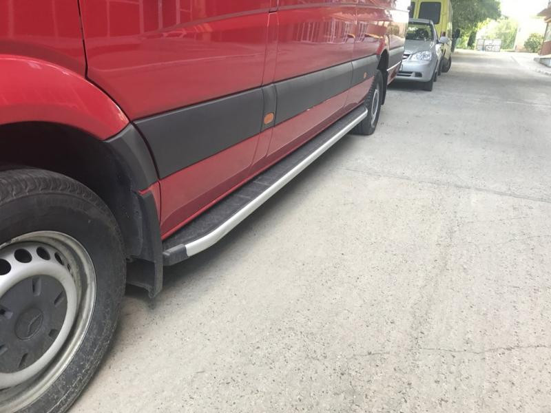 Купити Бокові пороги Fullmond (2 шт., алюм) Середня база для Volkswagen Crafter 2006-2016 рр