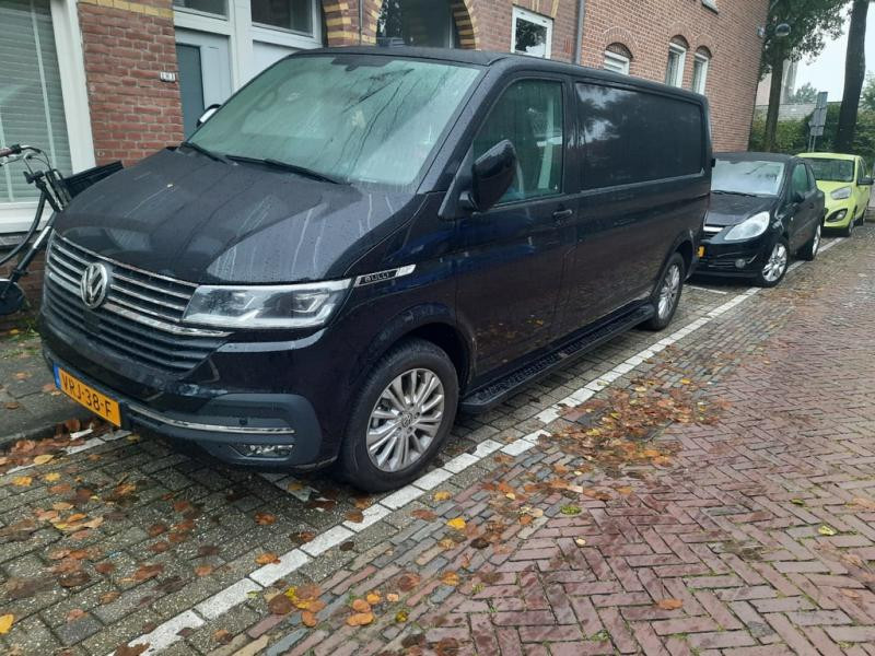 Купить Боковые пороги Allmond Black (2 шт., алюминий) Короткая база для Volkswagen T6