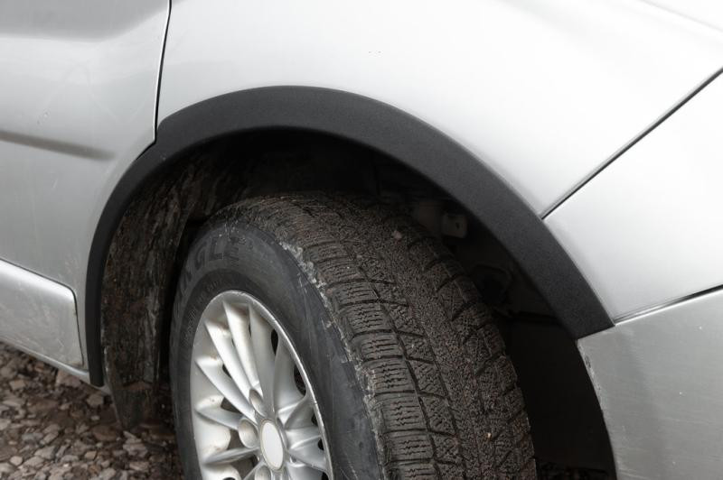 Купити Накладки на колісні арки (4 шт, чорні) 2001-2007, чорний метал для Nissan Primastar рр