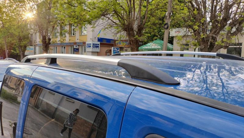 Купити Рейлінги Хром (пласт. ніжки) Максі база, металеві ніжки для Fiat Doblo I 2005-2010 рр