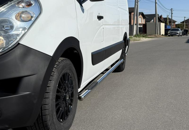 Купить Боковые трубы BB002 (2 шт., нерж.) Средняя база для Renault Master 2011-2023 гг