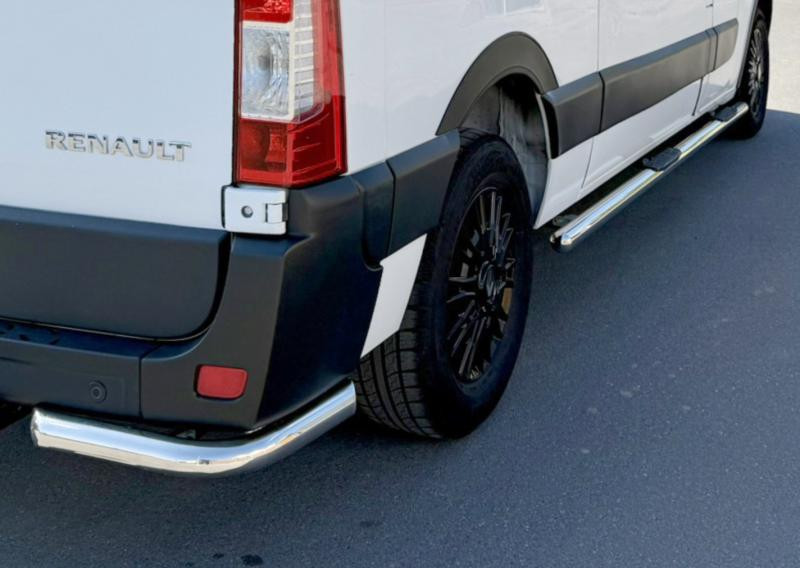 Купити Бічні труби BB002 (2 шт., нерж.) Довга база для Renault Master 2011-2023 рр