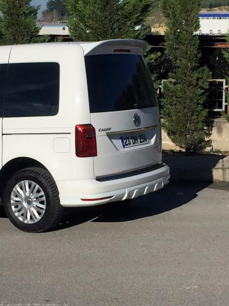 Купити Накладка на задній бампер (під фарбування) для Volkswagen Caddy 2015-2020 рр