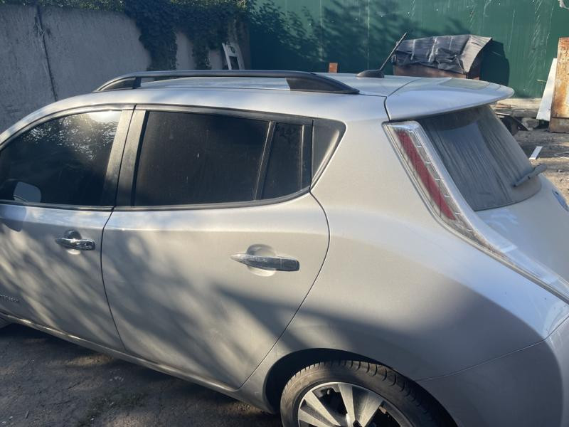 Купити Рейлінги Skyport (чорні) для Nissan Leaf 2010-2017 рр