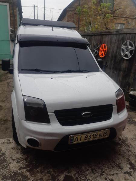 Купить Козырек на лобовое стекло (черный глянец, 5мм) для Ford Connect 2010-2013 гг