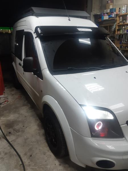 Купить Козырек на лобовое стекло (черный глянец, 5мм) для Ford Connect 2010-2013 гг