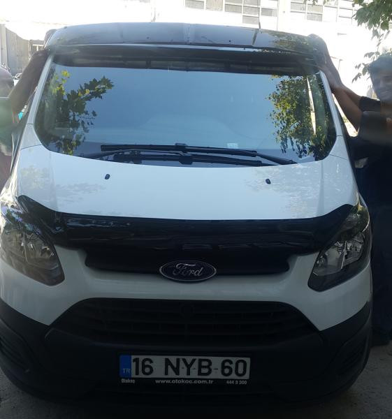 Купить Козырек на лобовое стекло (на кронштейнах) для Ford Custom 2013-2022 гг