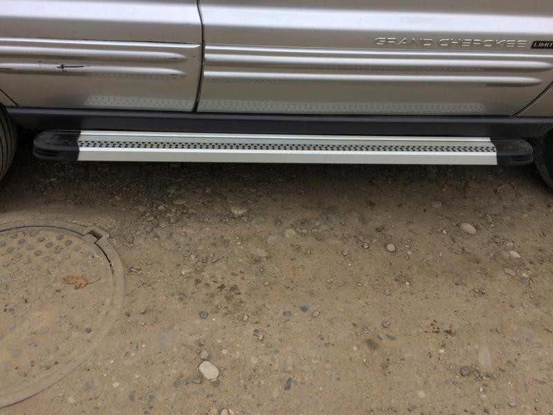 Купить Боковые пороги Maya V2 (2 шт., алюминий) для Jeep Grand Cherokee WK 2004-2010 гг
