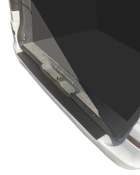 Купить Накладка на задний бампер с загибом DDU (пластик) Матовая для Mercedes Viano 2004-2014 гг