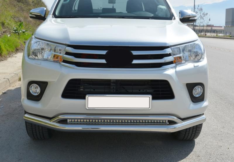 Купить Передний ус двойной Vegas (нерж) d70/42 мм для Toyota Hilux 2015- гг