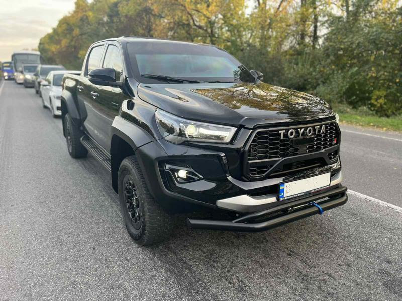 Купить Передний ус двойной Vegas (2015-2020, черный, 76мм) для Toyota Hilux 2015- гг