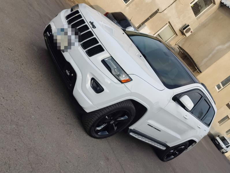 Купити Бокові пороги Оригінал (2 шт) для Jeep Grand Cherokee WK2 2010-2021 рр