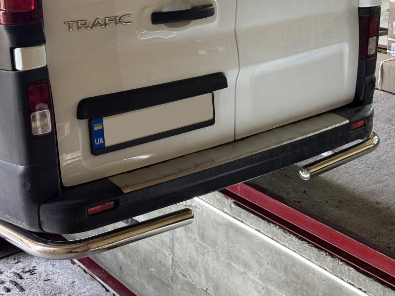 Купити Задні куточки (2 шт., нерж) для Nissan NV300/Primastar 2016-рр